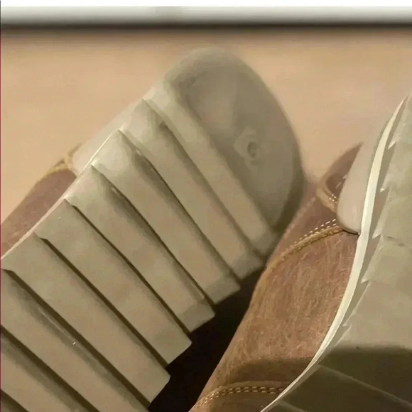 Coolway Leather Sneakers Size 9 (Fits like 8.5) - Picture 8 of 12